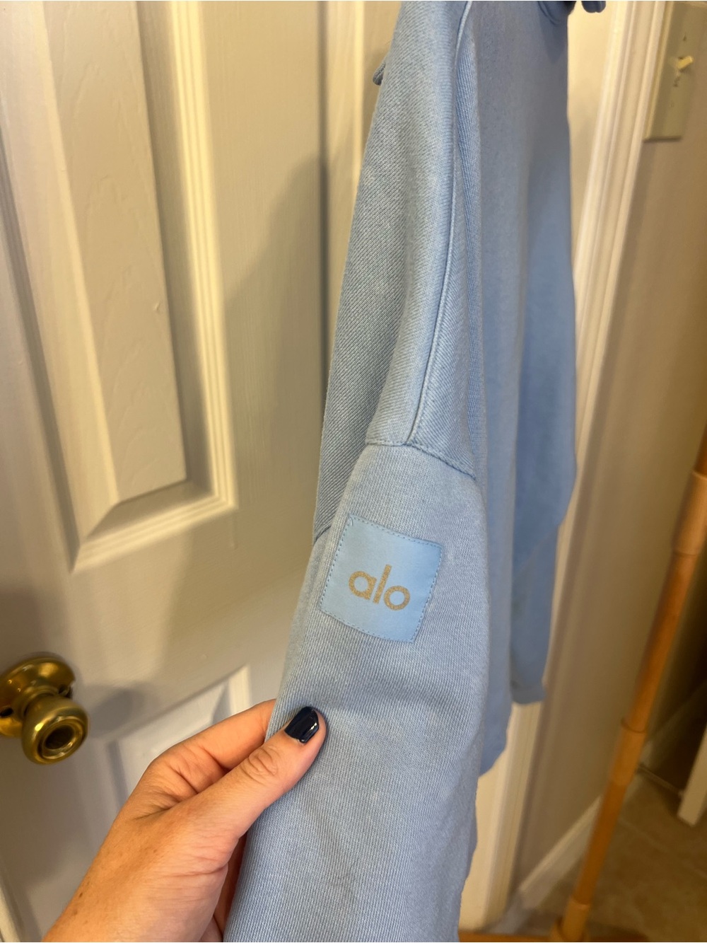 ALO Yoga Light Blue Cropped Polo Sweatshirt - Picture 4 of 9